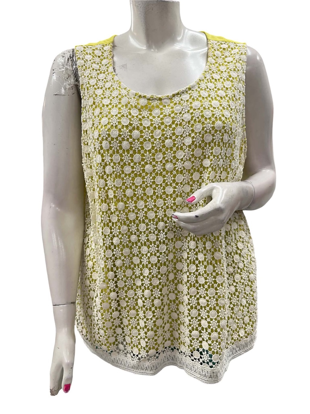 Penningtons White Lace Overlay Tank with Light Yellow Underlayer Size 3X